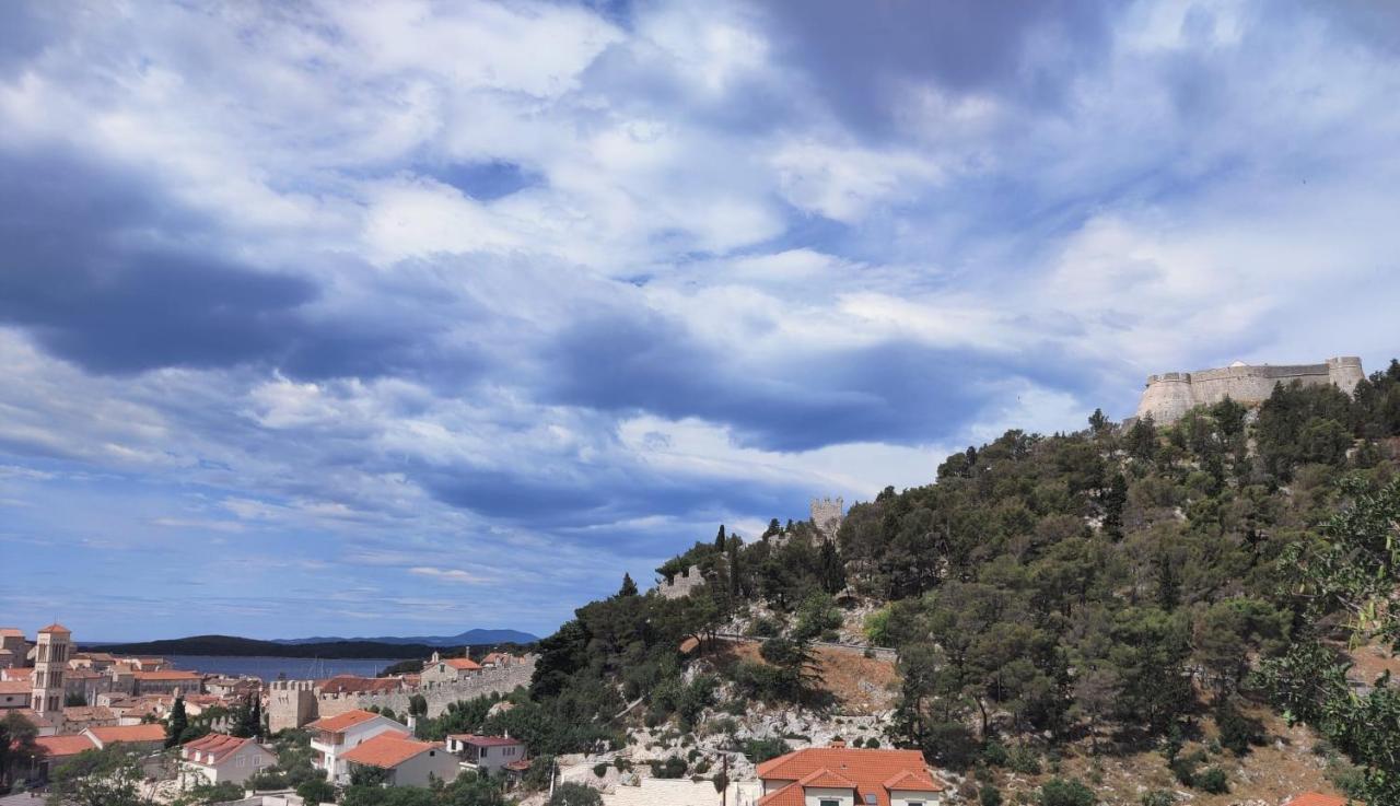 Guest House Vuljan Hvar Town Exterior foto