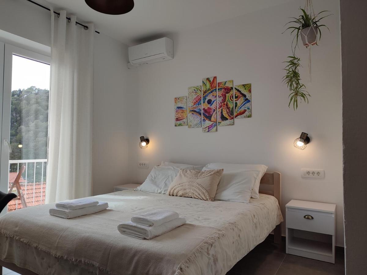 Guest House Vuljan Hvar Town Exterior foto